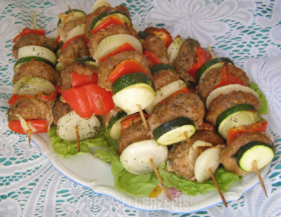 Mini kotleciki mielone z warzywami z grilla z piekarnika