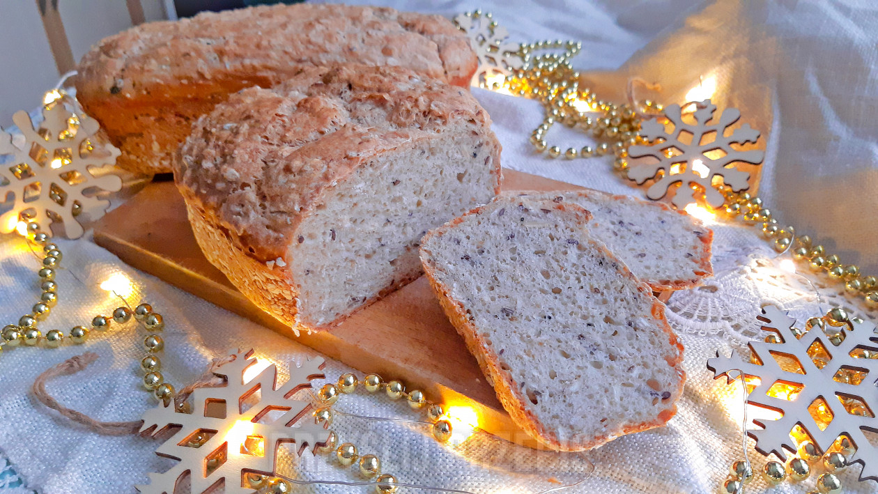 Ekspresowy chleb- łyżką mieszany bez wyrabiania z nasionami
