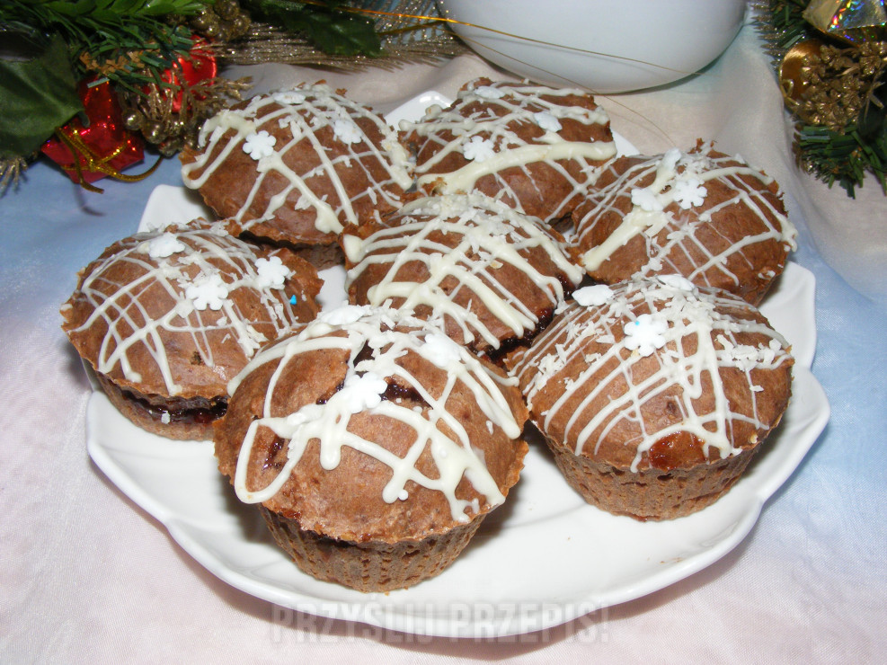Muffiny (babeczki) piernikowe z marmoladą jabłkową i śliwkowym nadzieniem