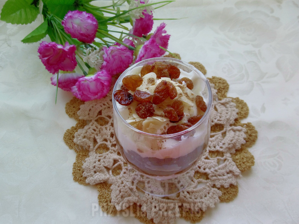 Deser jogurtowy z aromatycznymi jabłkami wg Beciiaaa
