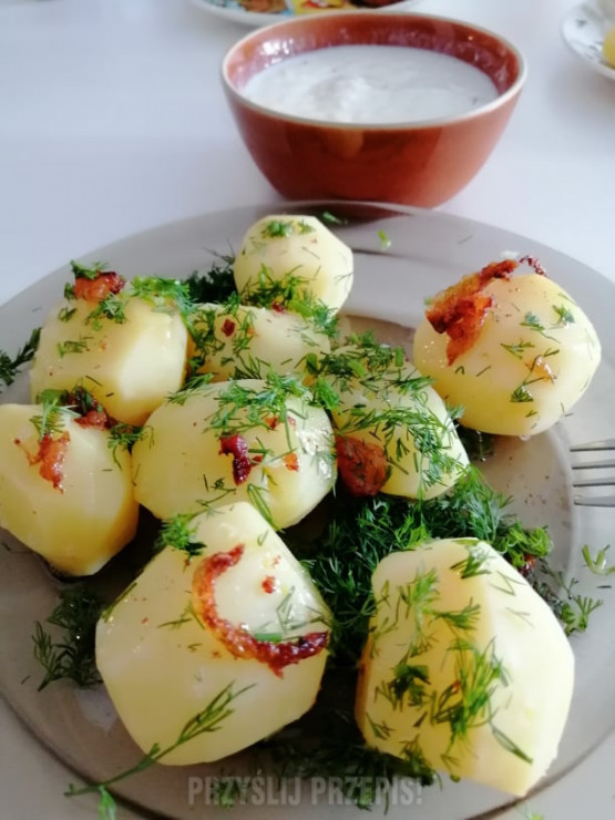 ziemniaki gotowane z koprem